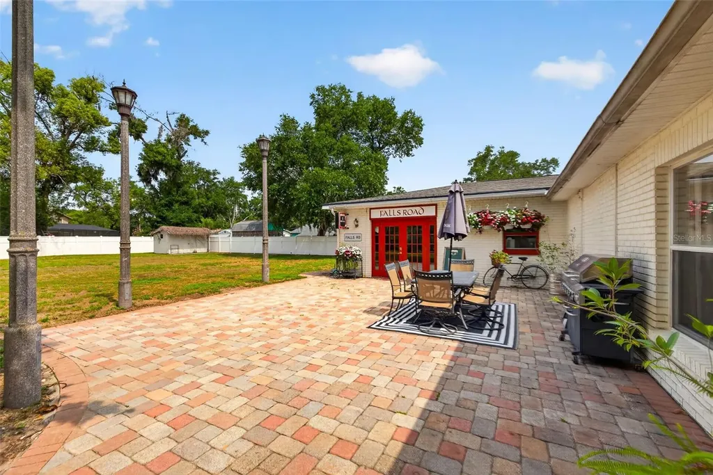 712 S Oakwood Avenue Brandon FL 33511