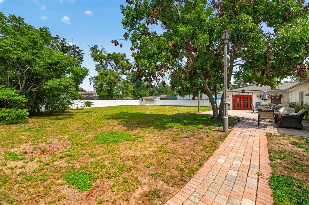 712 S Oakwood Avenue Brandon FL 33511