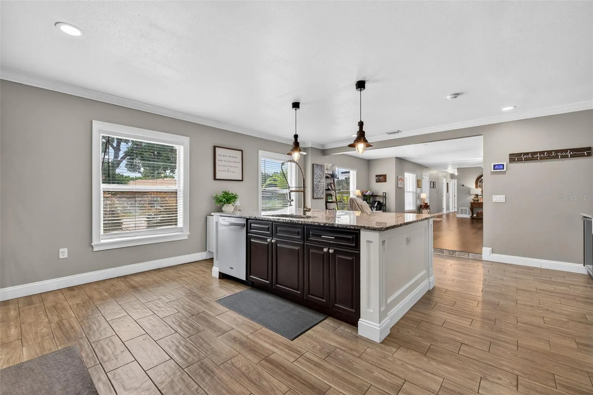 712 S Oakwood Avenue Brandon FL 33511