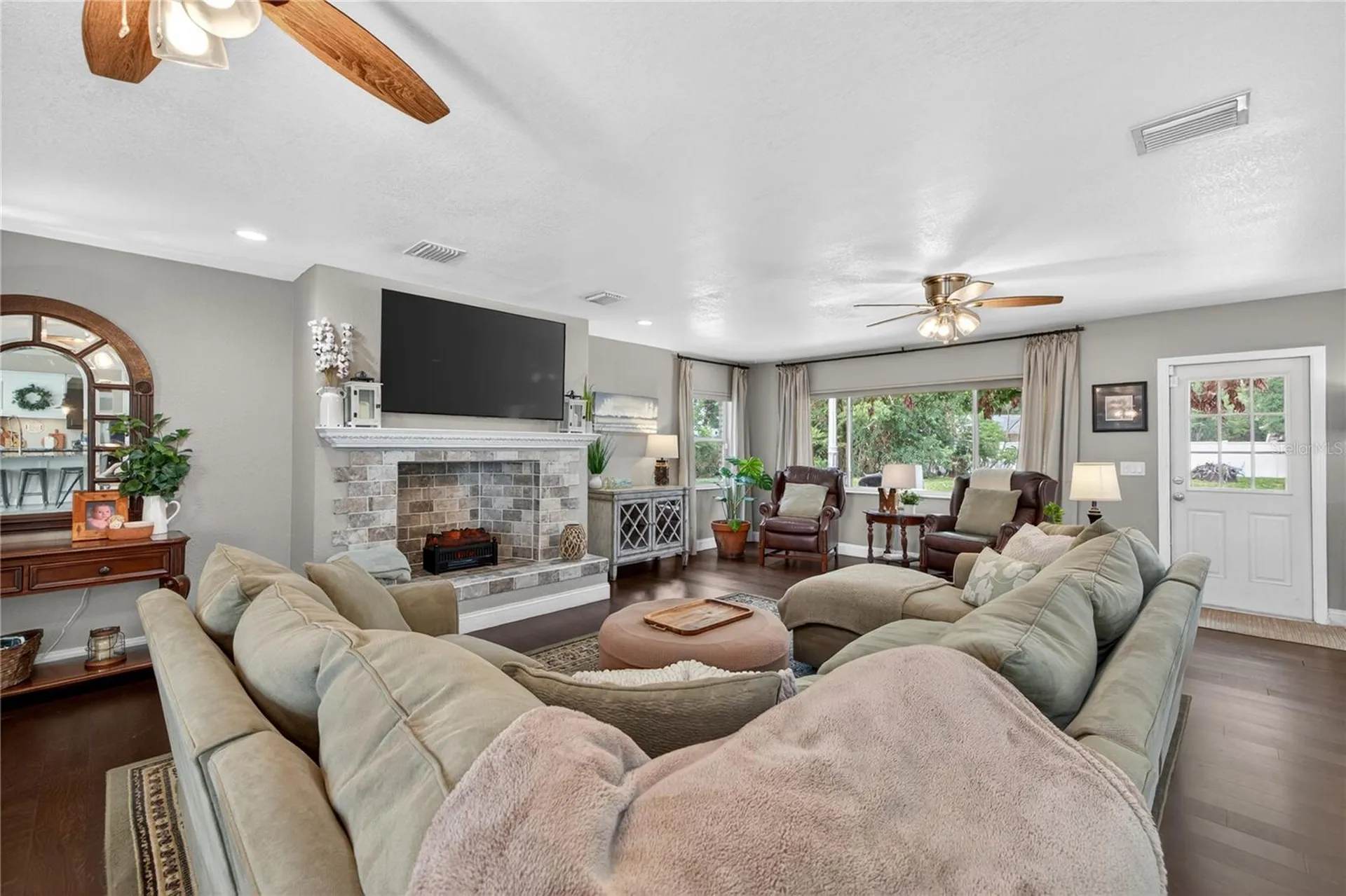 712 S Oakwood Avenue Brandon FL 33511