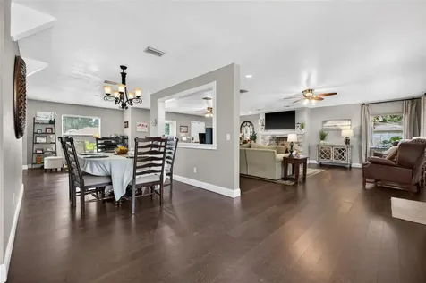 712 S Oakwood Avenue Brandon FL 33511