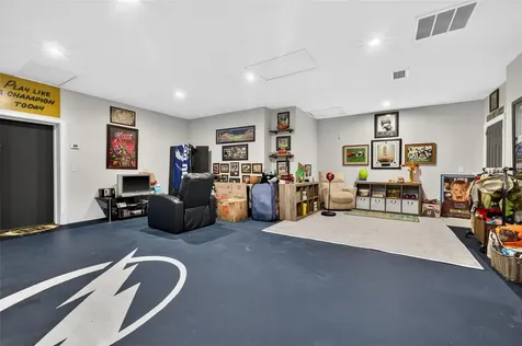 712 S Oakwood Avenue Brandon FL 33511