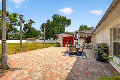 712 S Oakwood Avenue Brandon FL 33511
