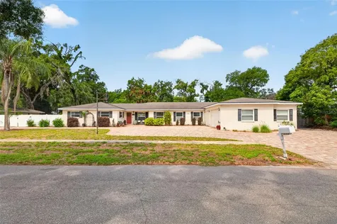 712 S Oakwood Avenue Brandon FL 33511
