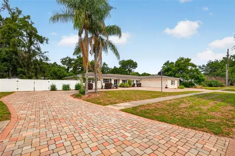 712 S Oakwood Avenue Brandon FL 33511