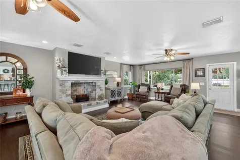 712 S Oakwood Avenue Brandon FL 33511