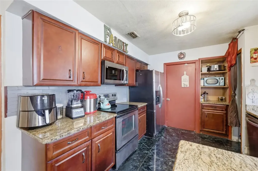3027 Queensgate Road Orlando FL 32818