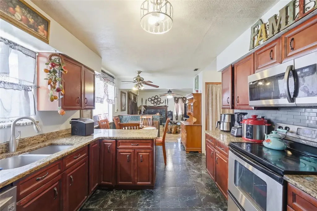 3027 Queensgate Road Orlando FL 32818