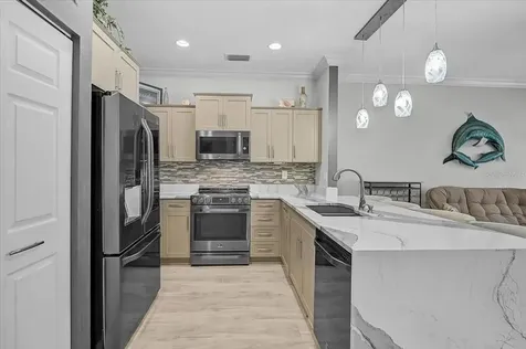 1423 Gulf Drive N Bradenton Beach FL 34217