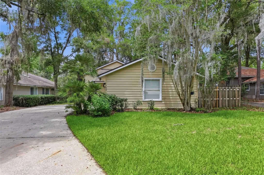 1736 NW 16th Place Gainesville FL 32605