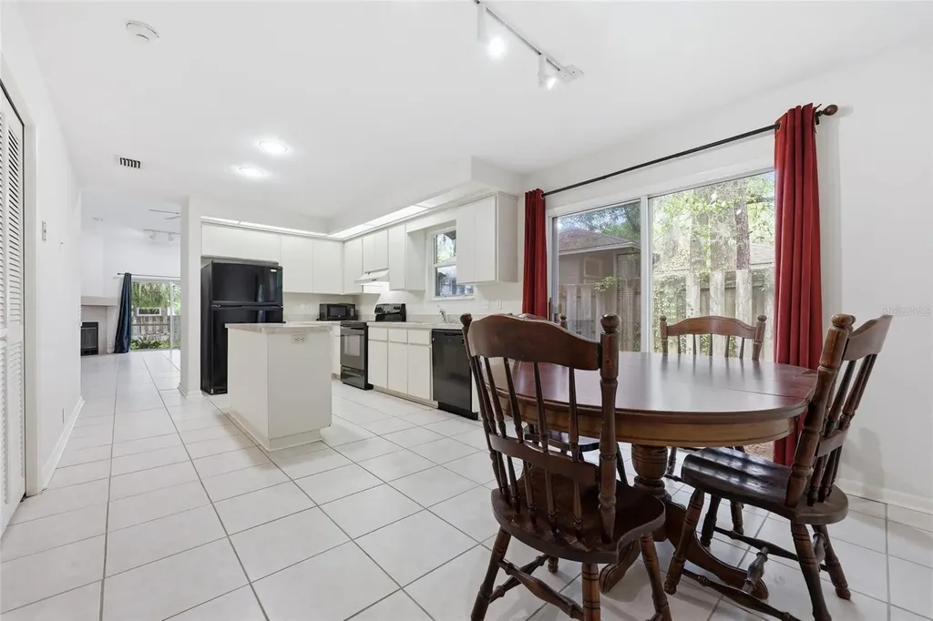 1736 NW 16th Place Gainesville FL 32605