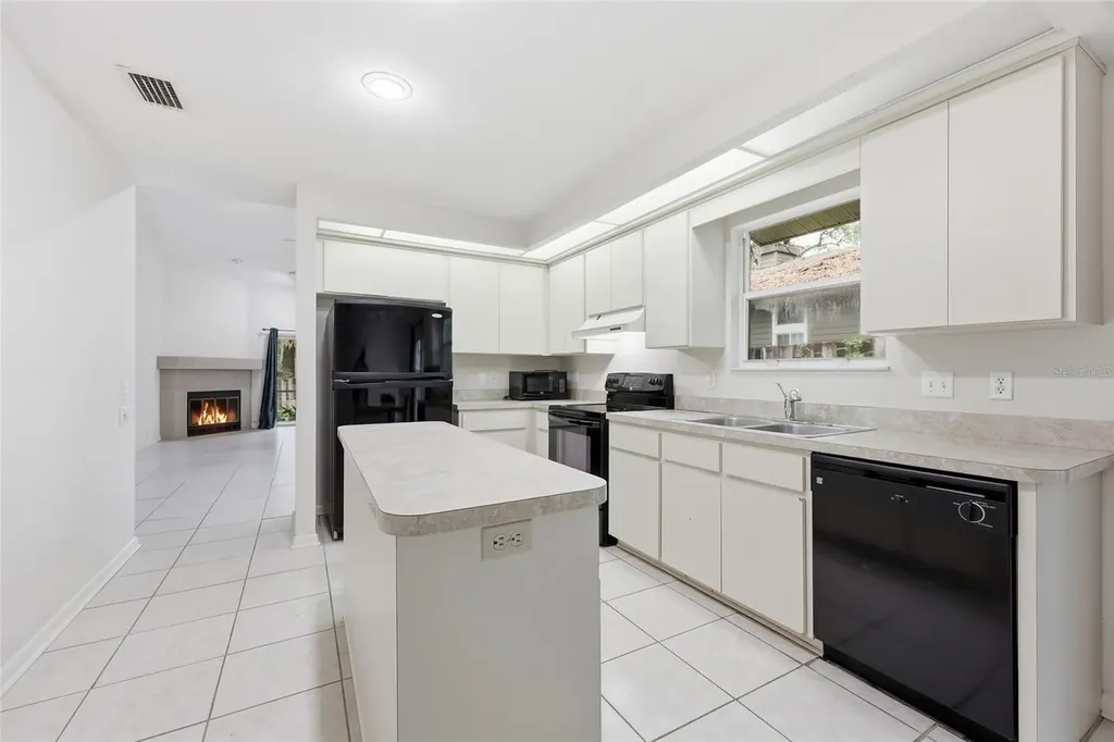 1736 NW 16th Place Gainesville FL 32605