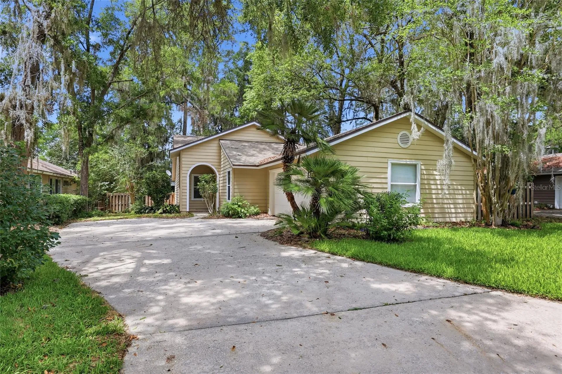 1736 NW 16th Place Gainesville FL 32605
