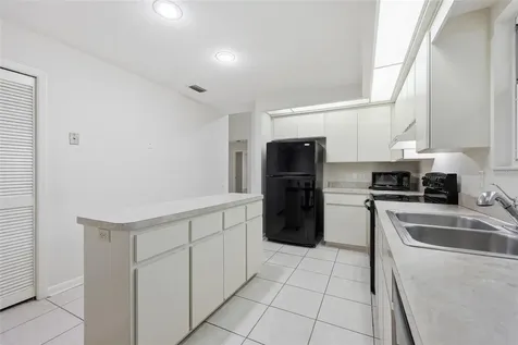 1736 NW 16th Place Gainesville FL 32605