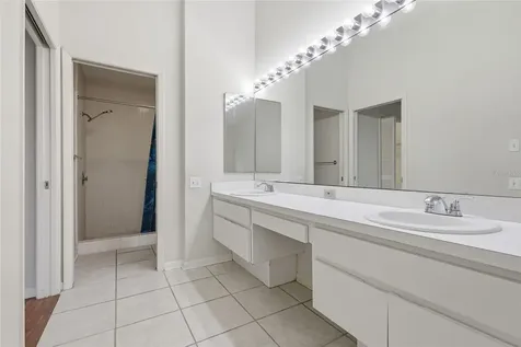 1736 NW 16th Place Gainesville FL 32605