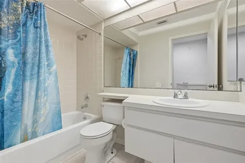 1736 NW 16th Place Gainesville FL 32605