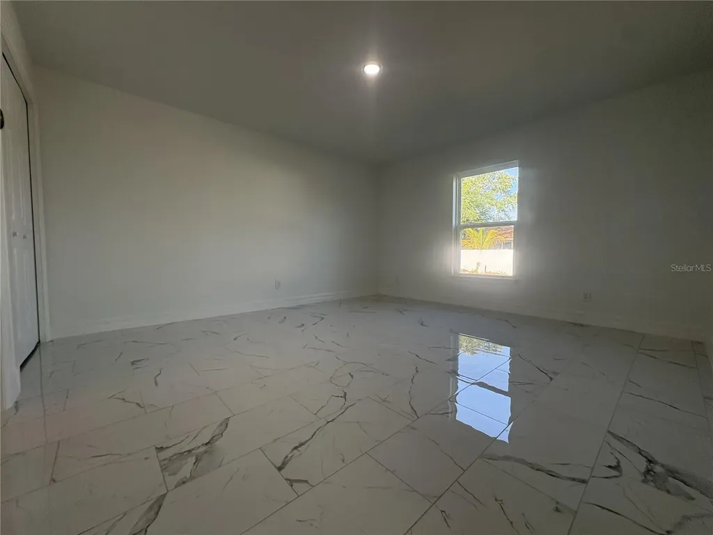 2810 NW 26th Place Cape Coral FL 33993