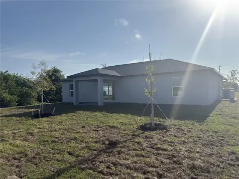 2810 NW 26th Place Cape Coral FL 33993