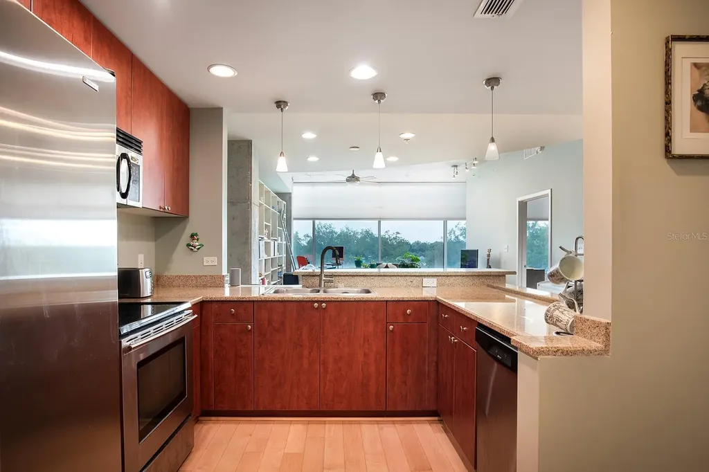 525 E Jackson Street Orlando FL 32801