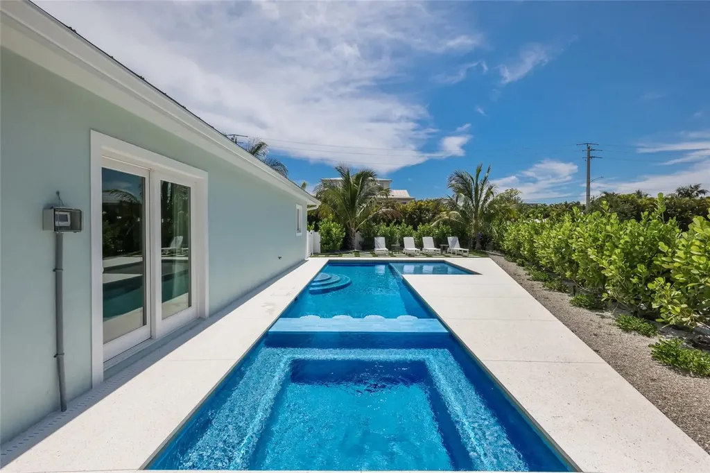 6401 Marina Drive Holmes Beach FL 34217