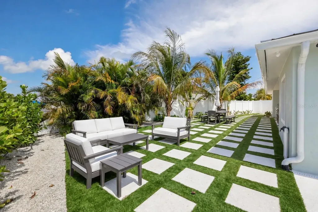 6401 Marina Drive Holmes Beach FL 34217