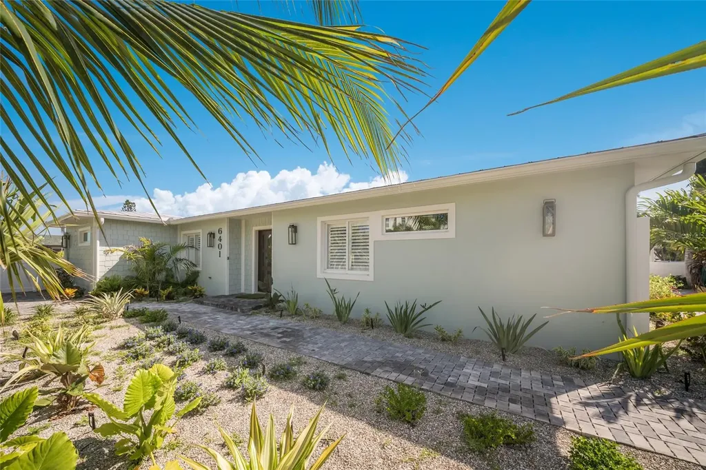 6401 Marina Drive Holmes Beach FL 34217