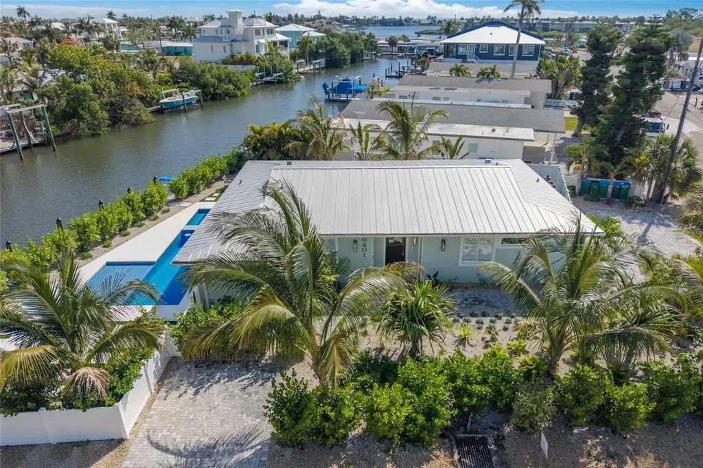 6401 Marina Drive Holmes Beach FL 34217