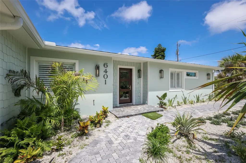 6401 Marina Drive Holmes Beach FL 34217