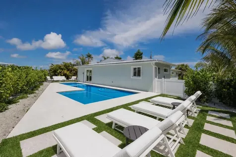 6401 Marina Drive Holmes Beach FL 34217