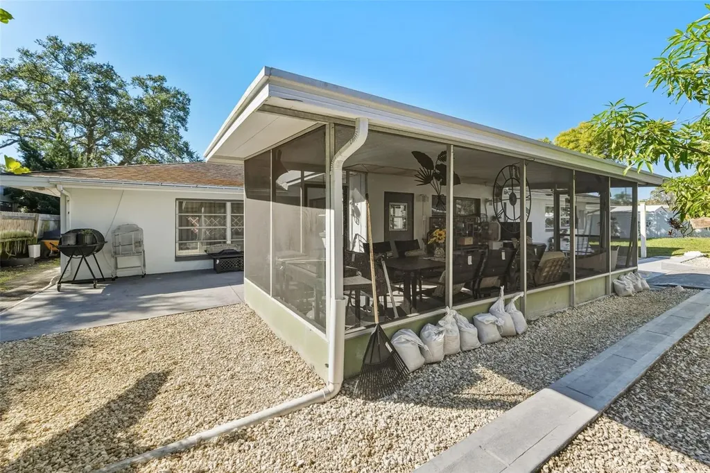 2401 26th Avenue S St Petersburg FL 33712
