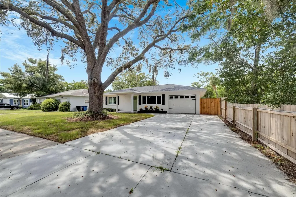 304 Orangewood Avenue Clearwater FL 33755