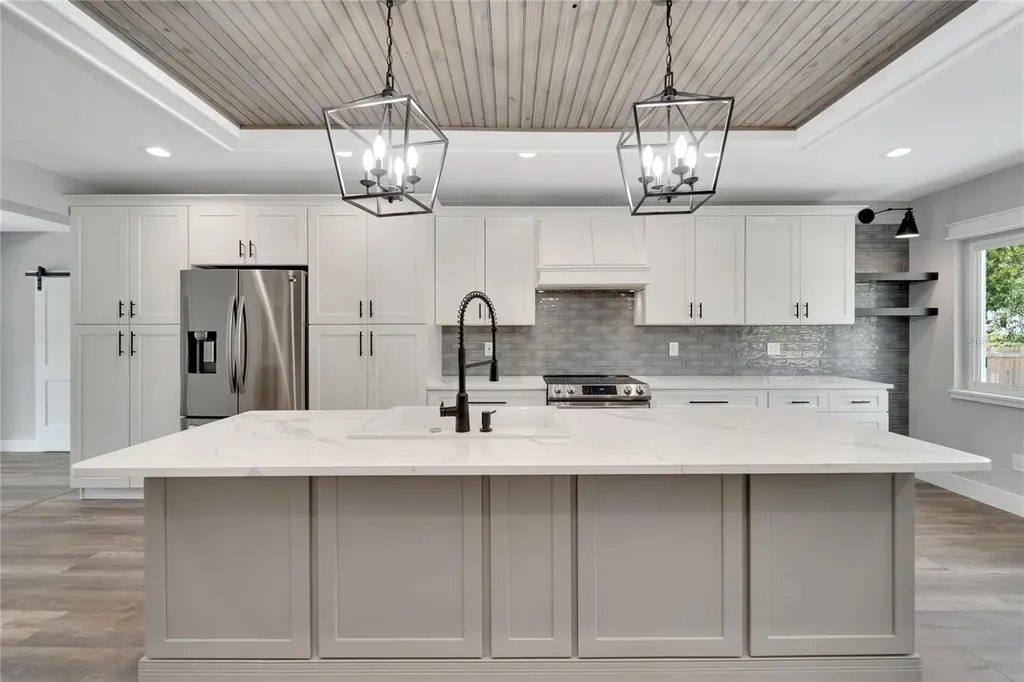 304 Orangewood Avenue Clearwater FL 33755