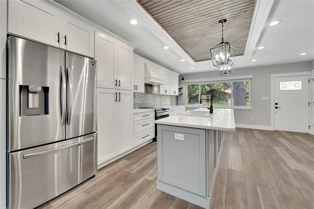 304 Orangewood Avenue Clearwater FL 33755