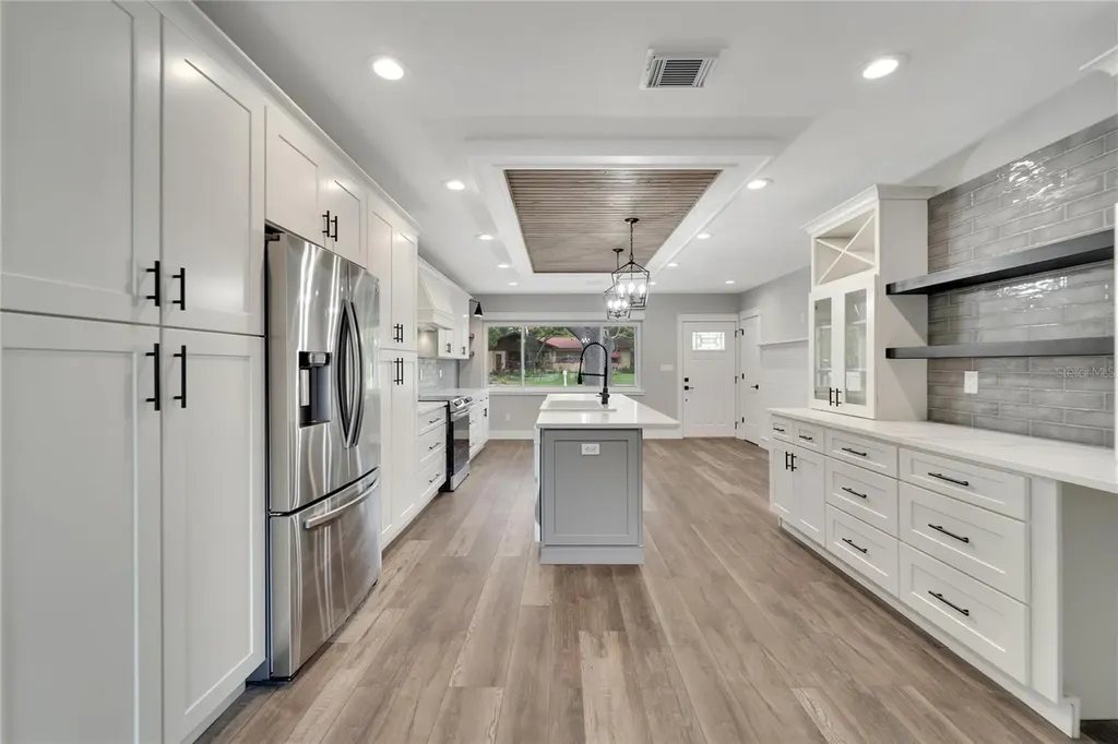 304 Orangewood Avenue Clearwater FL 33755