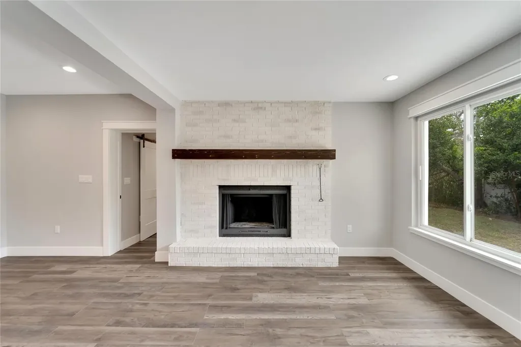304 Orangewood Avenue Clearwater FL 33755