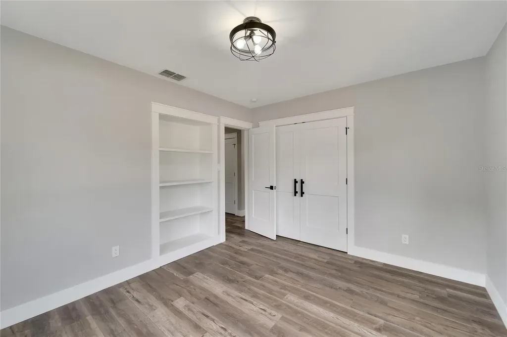 304 Orangewood Avenue Clearwater FL 33755