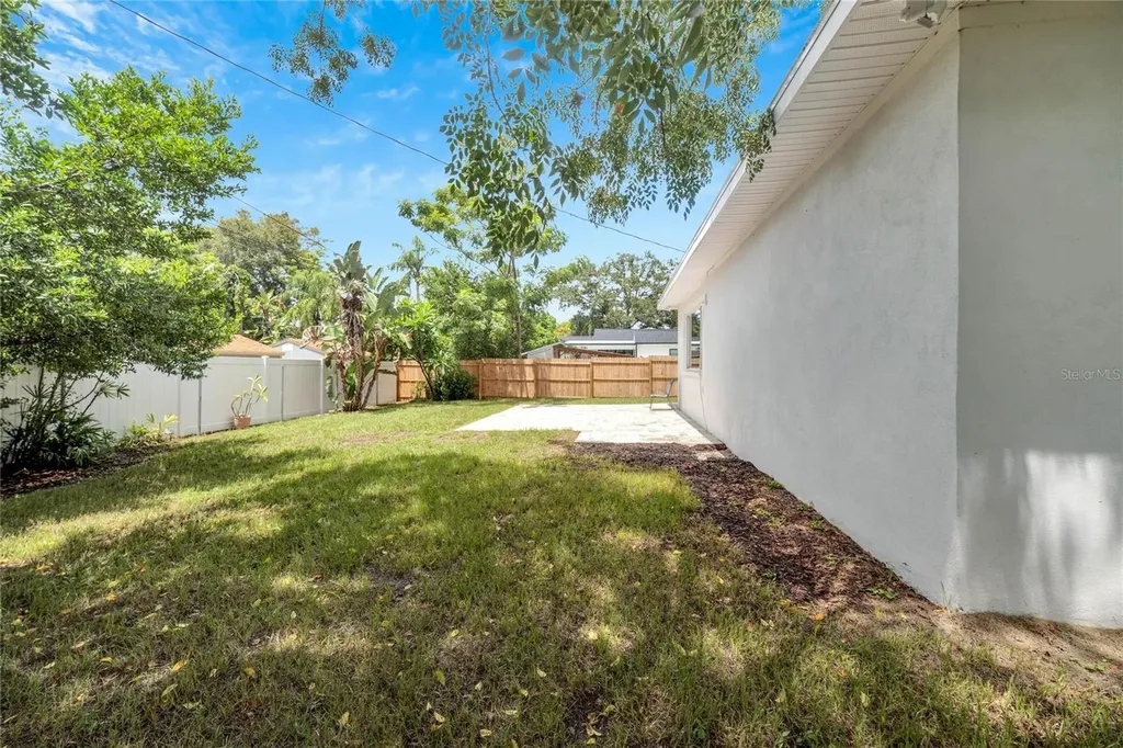 304 Orangewood Avenue Clearwater FL 33755