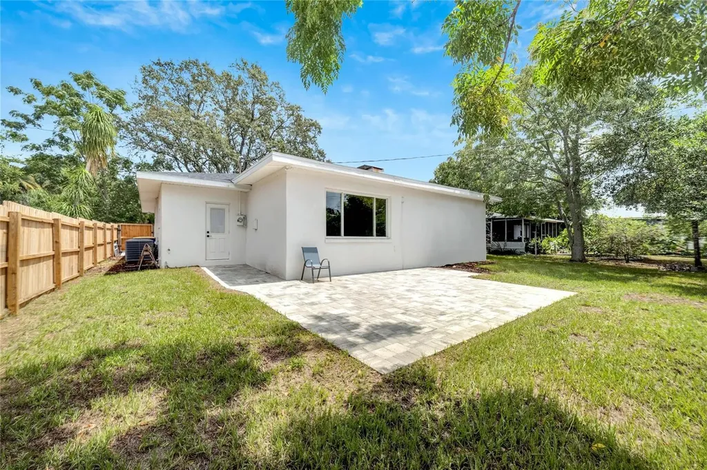 304 Orangewood Avenue Clearwater FL 33755