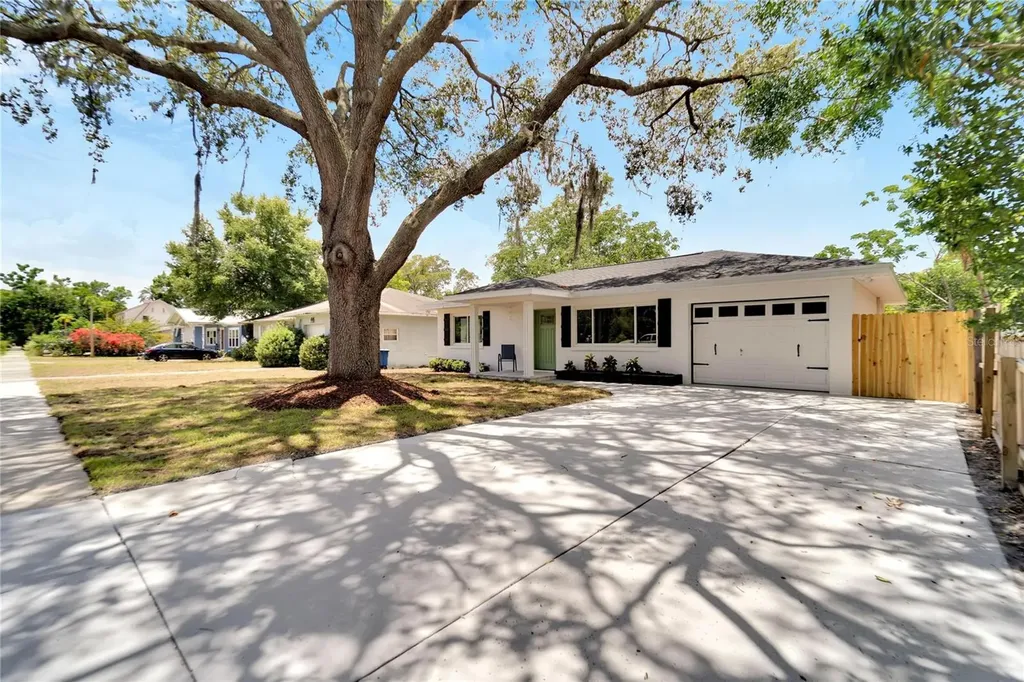 304 Orangewood Avenue Clearwater FL 33755