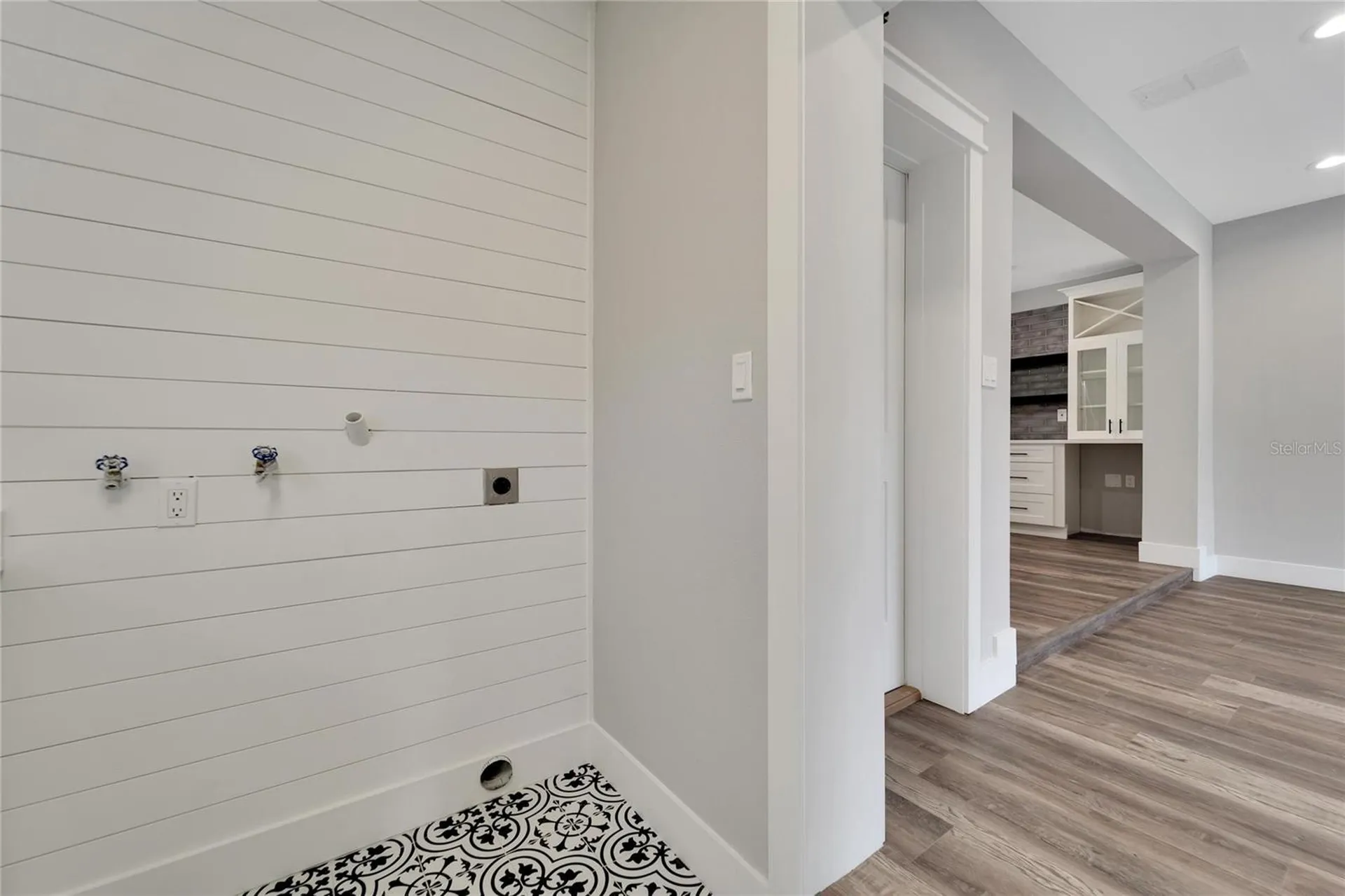 304 Orangewood Avenue Clearwater FL 33755