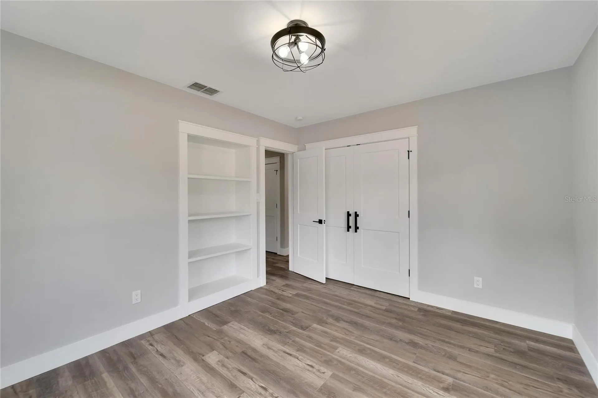 304 Orangewood Avenue Clearwater FL 33755