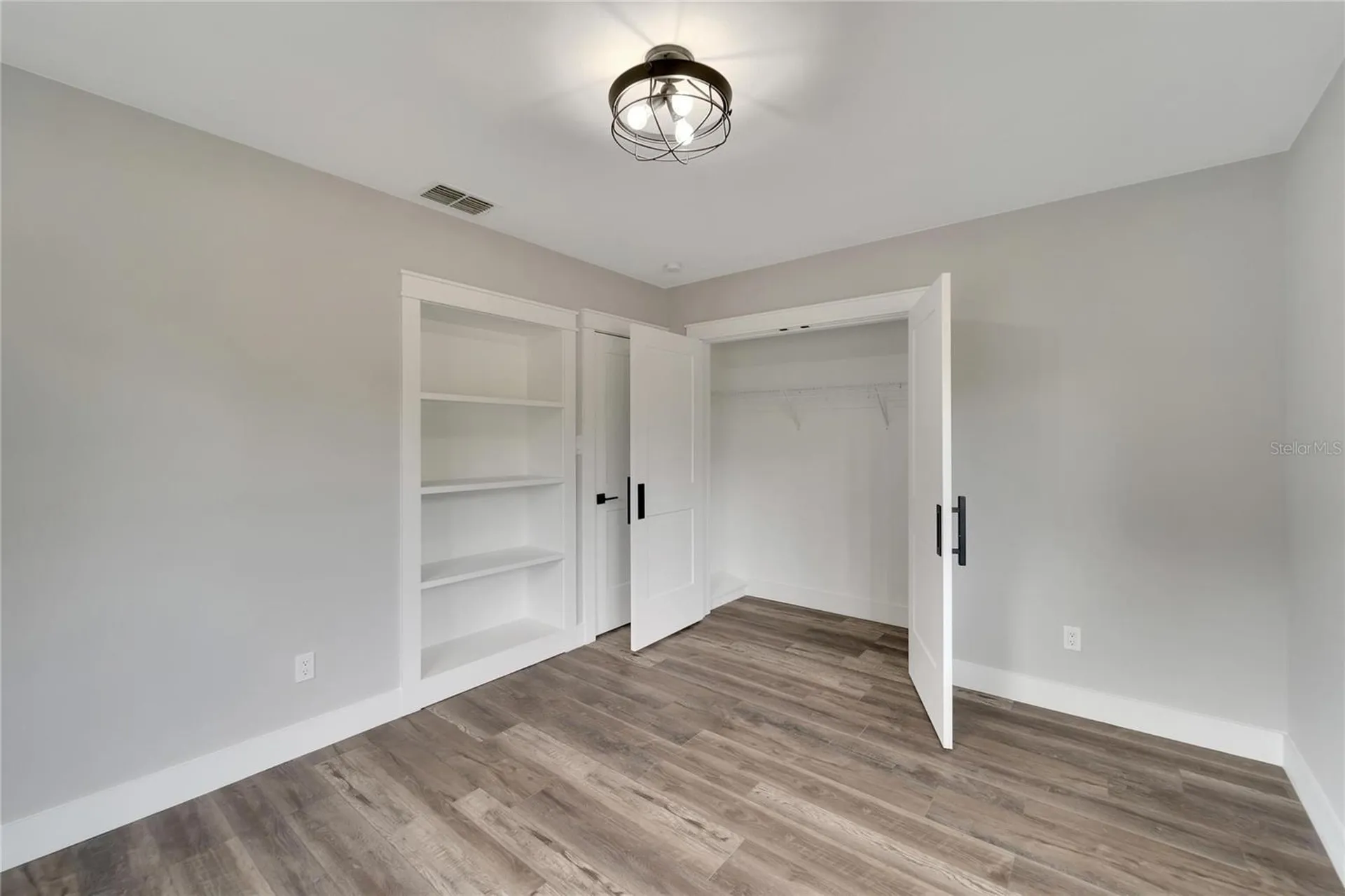 304 Orangewood Avenue Clearwater FL 33755