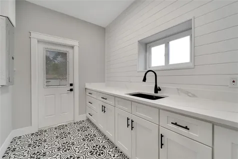 304 Orangewood Avenue Clearwater FL 33755