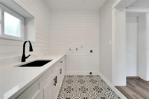 304 Orangewood Avenue Clearwater FL 33755