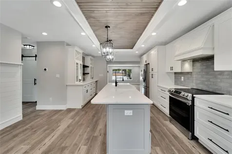 304 Orangewood Avenue Clearwater FL 33755