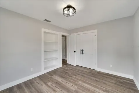 304 Orangewood Avenue Clearwater FL 33755