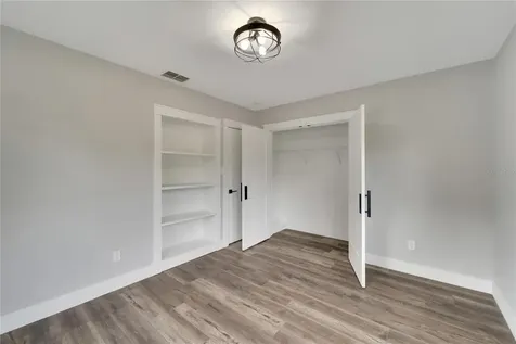 304 Orangewood Avenue Clearwater FL 33755