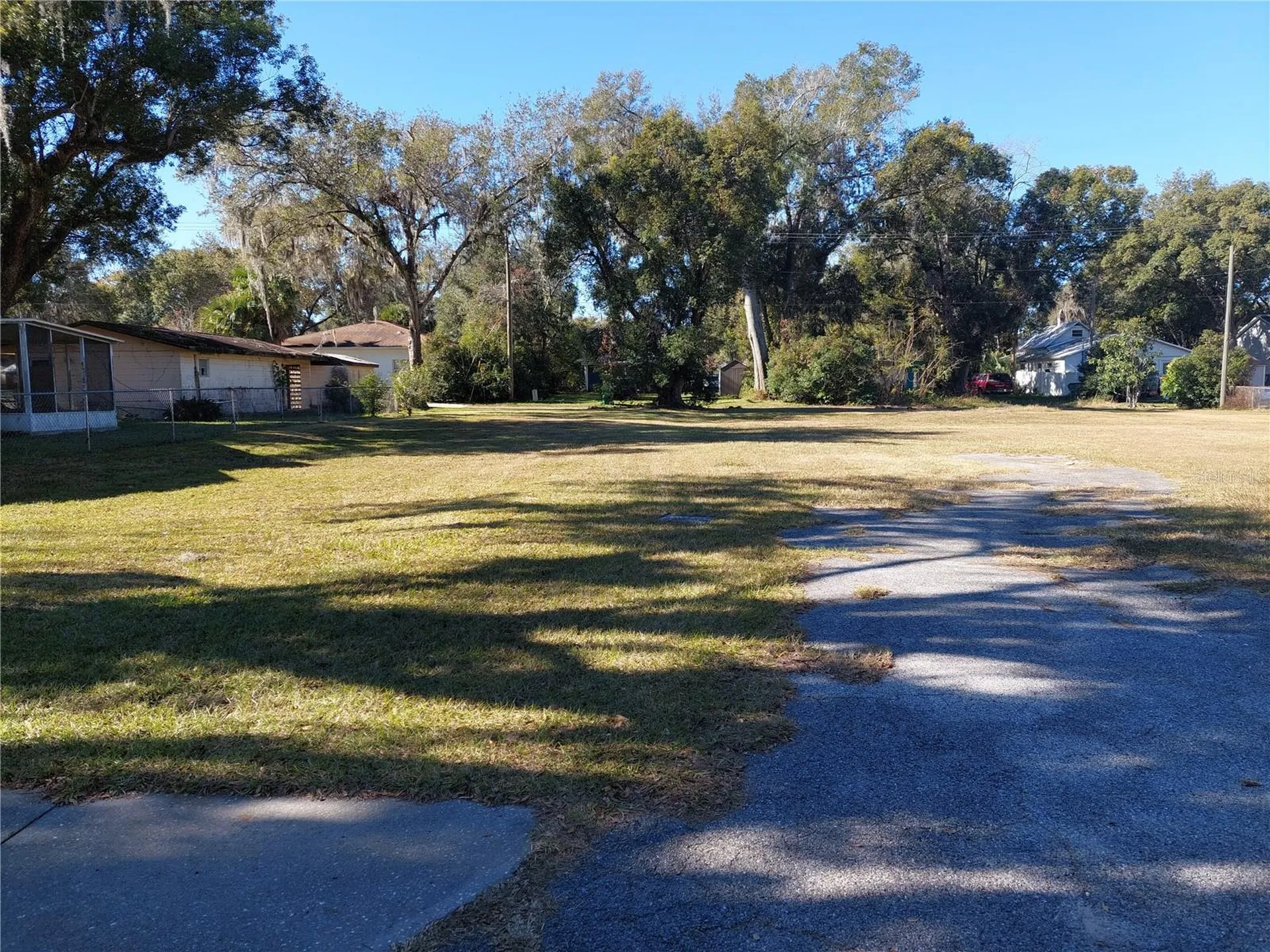 5449 12th Street Zephyrhills FL 33542