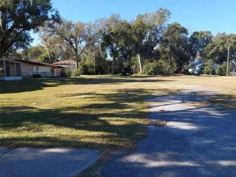 5449 12TH Street Zephyrhills FL 33542