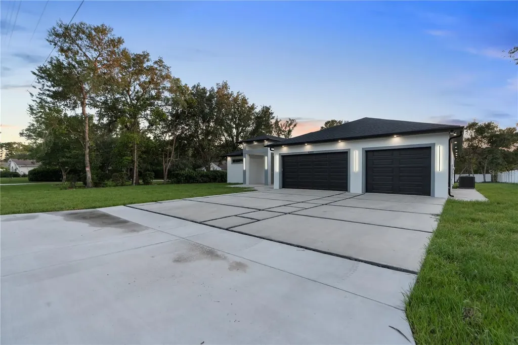 9201 Nightingale Road Weeki Wachee FL 34613